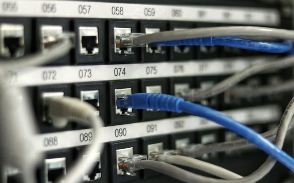 Chi phí thuê chỗ đặt máy chủ (colocation) năm 2026